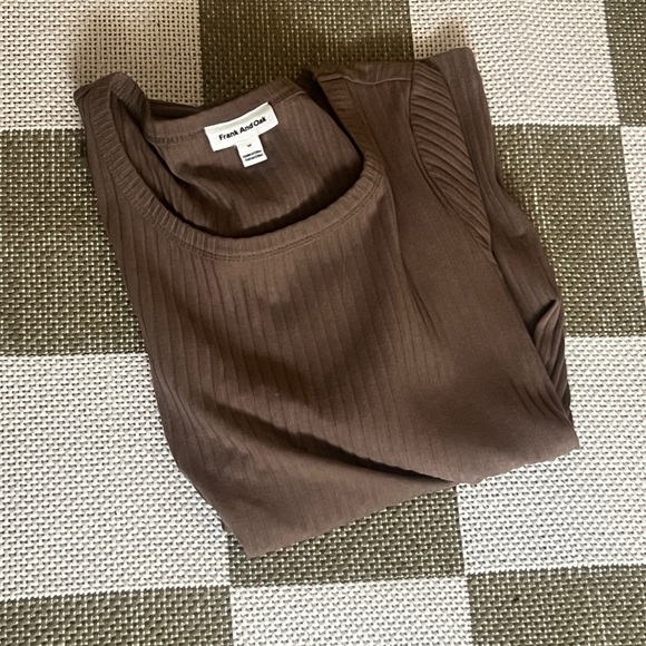 Brown Ribbed Women's Top - Picture 2 of 3